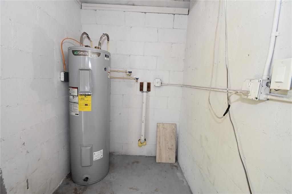 Activo con contrato: $199,900 (3 camas, 1 baños, 1038 Pies cuadrados)