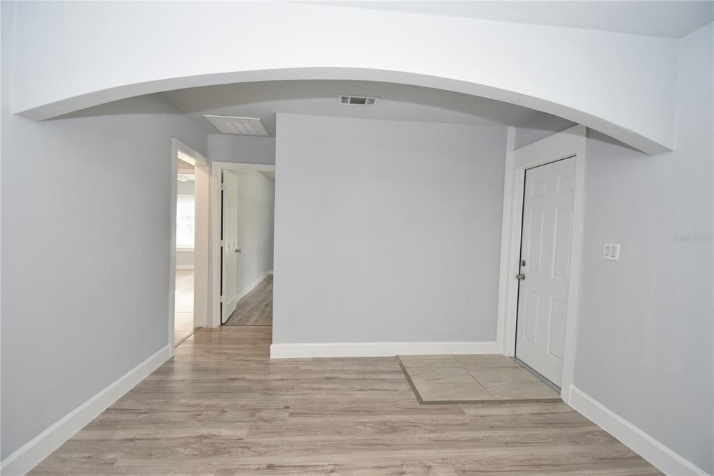 Activo con contrato: $199,900 (3 camas, 1 baños, 1038 Pies cuadrados)