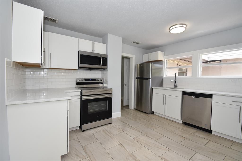 Activo con contrato: $199,900 (3 camas, 1 baños, 1038 Pies cuadrados)