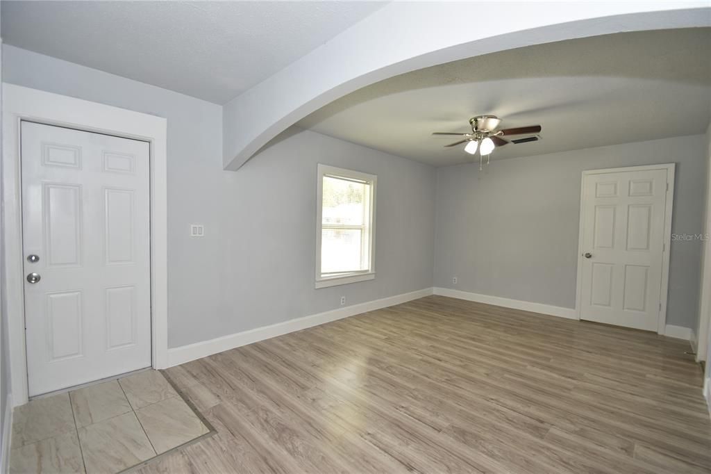 Activo con contrato: $199,900 (3 camas, 1 baños, 1038 Pies cuadrados)