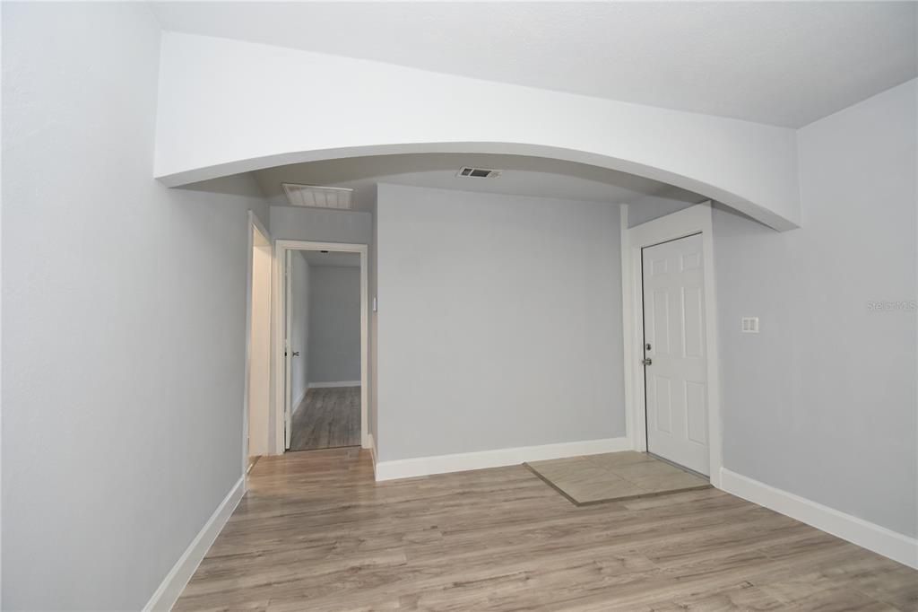 Activo con contrato: $199,900 (3 camas, 1 baños, 1038 Pies cuadrados)