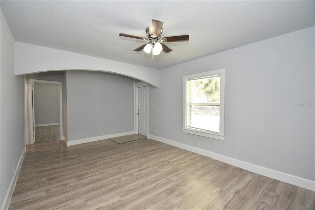 Activo con contrato: $199,900 (3 camas, 1 baños, 1038 Pies cuadrados)