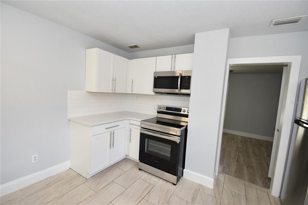 Activo con contrato: $199,900 (3 camas, 1 baños, 1038 Pies cuadrados)