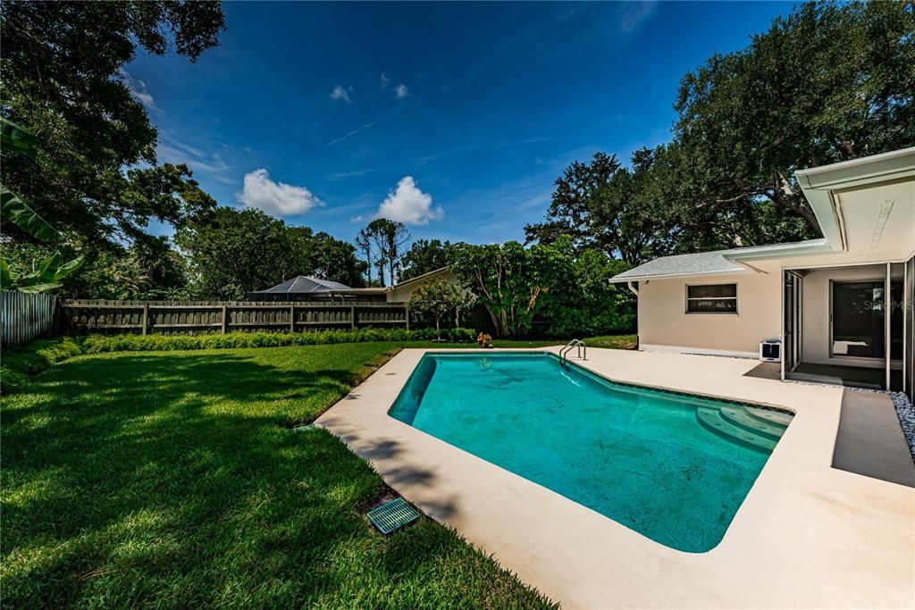 For Sale: $545,000 (3 beds, 2 baths, 1964 Square Feet)