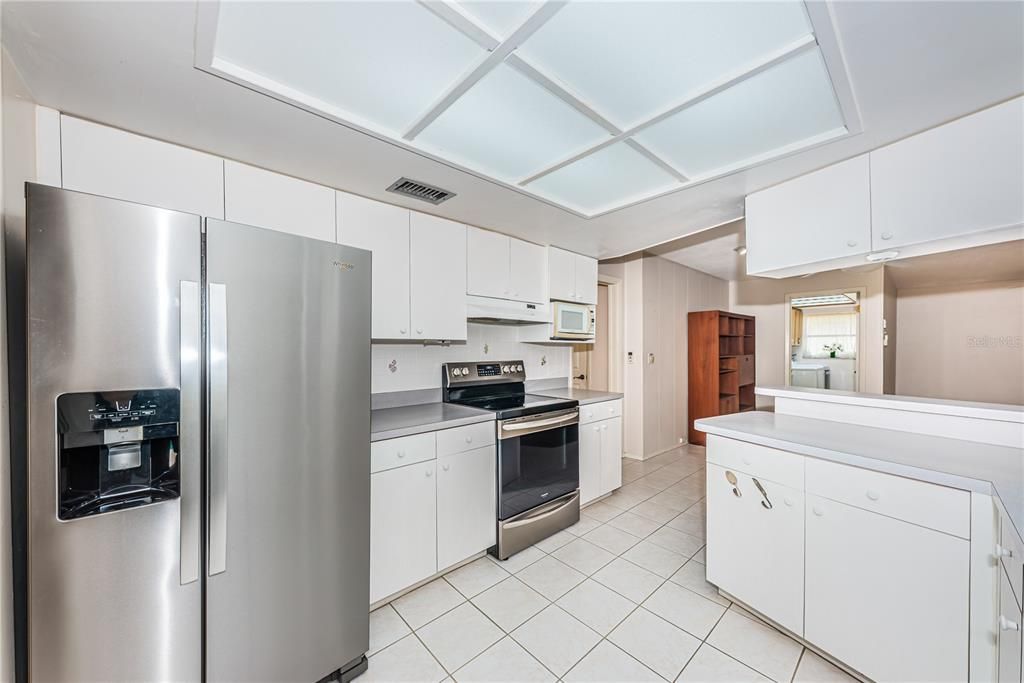 For Sale: $545,000 (3 beds, 2 baths, 1964 Square Feet)