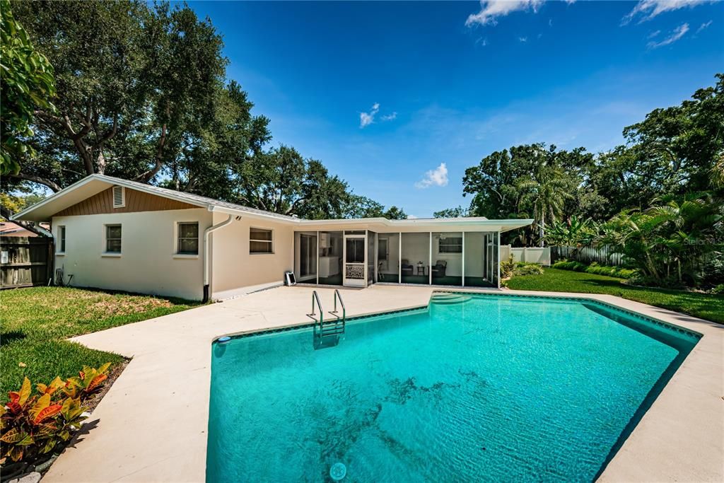For Sale: $545,000 (3 beds, 2 baths, 1964 Square Feet)