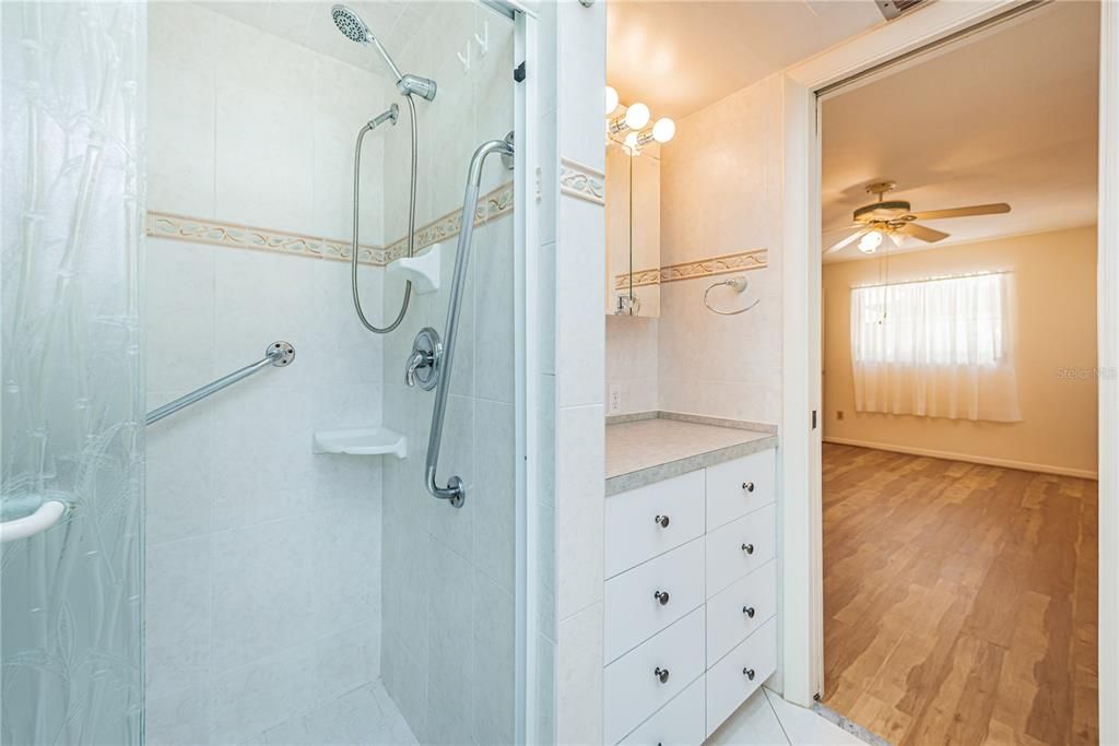 For Sale: $545,000 (3 beds, 2 baths, 1964 Square Feet)