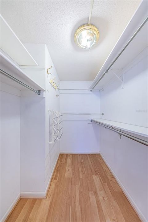 For Sale: $545,000 (3 beds, 2 baths, 1964 Square Feet)
