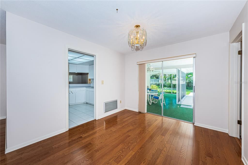 For Sale: $545,000 (3 beds, 2 baths, 1964 Square Feet)