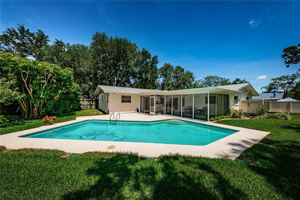 For Sale: $545,000 (3 beds, 2 baths, 1964 Square Feet)