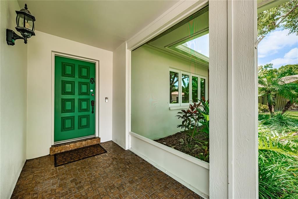 For Sale: $545,000 (3 beds, 2 baths, 1964 Square Feet)