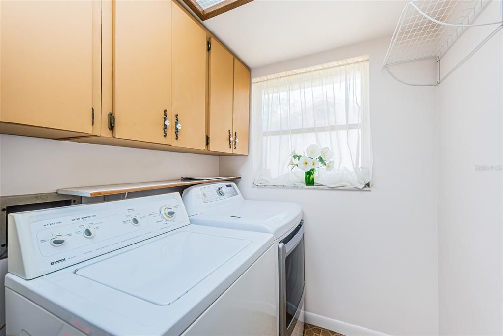 For Sale: $545,000 (3 beds, 2 baths, 1964 Square Feet)
