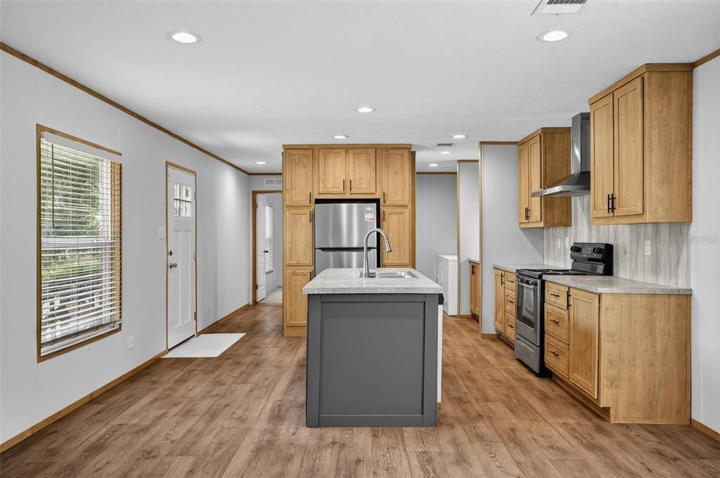 For Sale: $229,900 (3 beds, 2 baths, 1216 Square Feet)