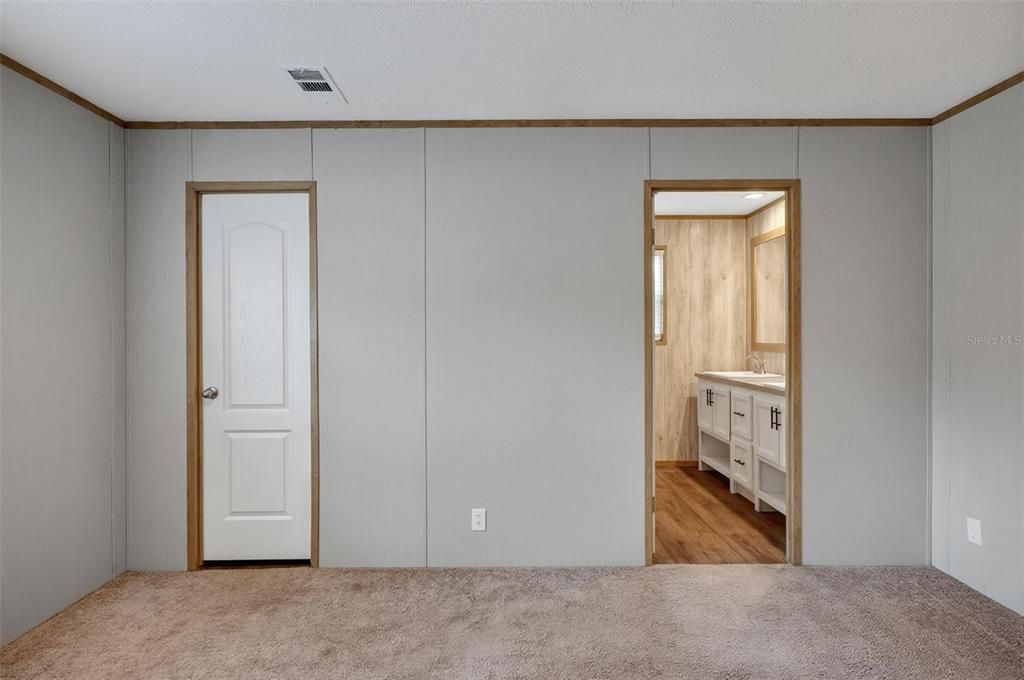 For Sale: $229,900 (3 beds, 2 baths, 1216 Square Feet)
