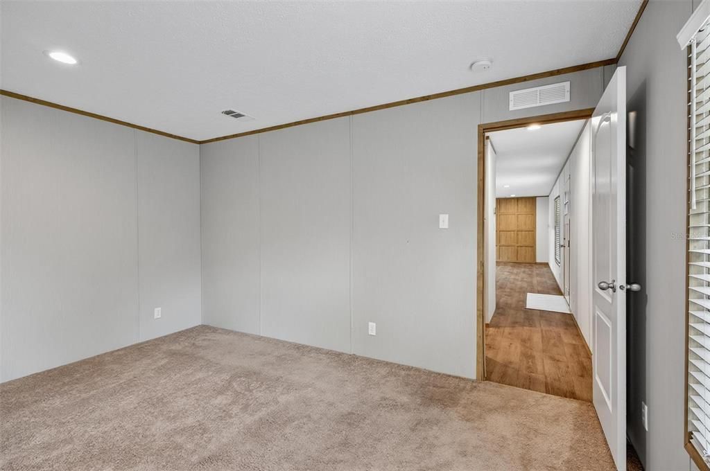 For Sale: $229,900 (3 beds, 2 baths, 1216 Square Feet)