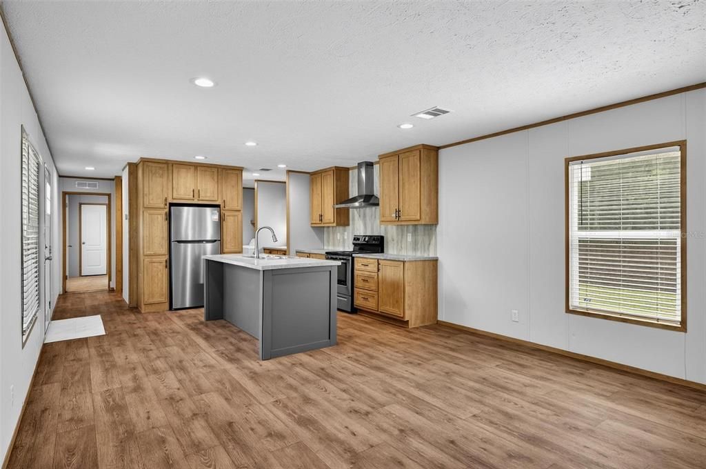 For Sale: $229,900 (3 beds, 2 baths, 1216 Square Feet)