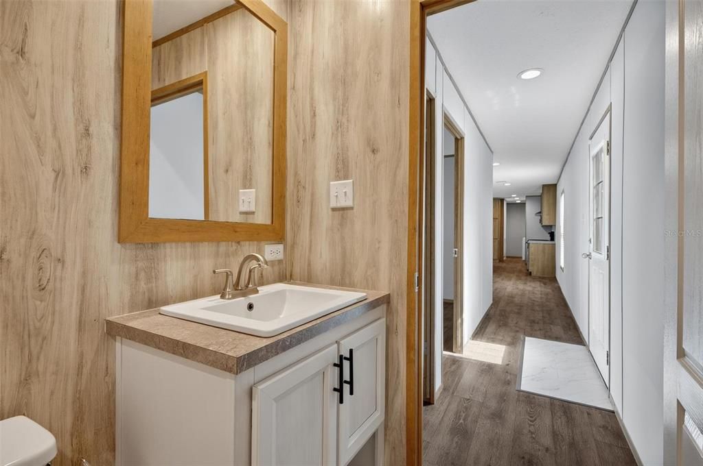 For Sale: $229,900 (3 beds, 2 baths, 1216 Square Feet)