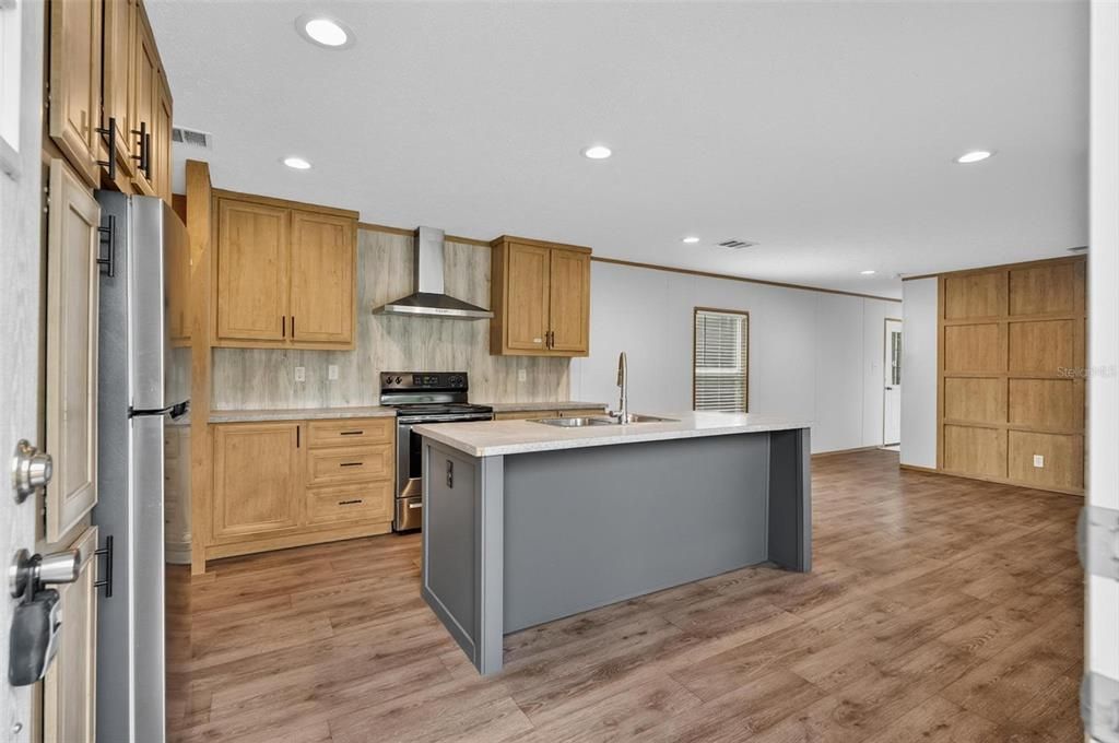 For Sale: $229,900 (3 beds, 2 baths, 1216 Square Feet)