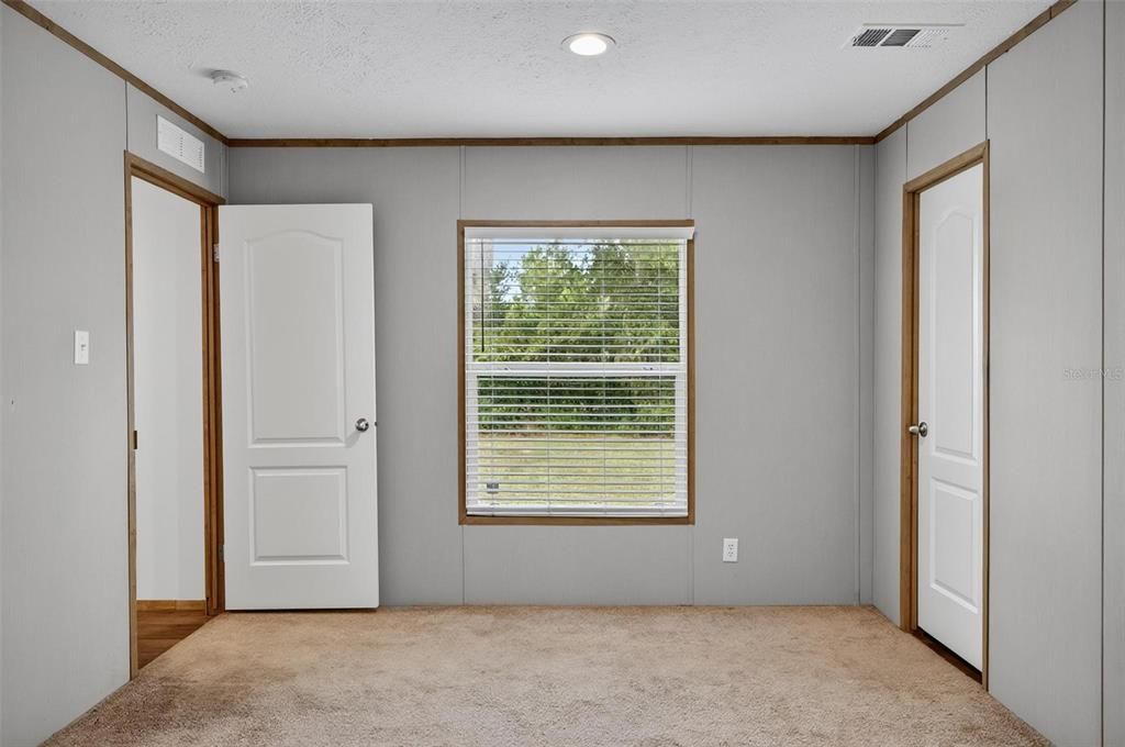 For Sale: $229,900 (3 beds, 2 baths, 1216 Square Feet)
