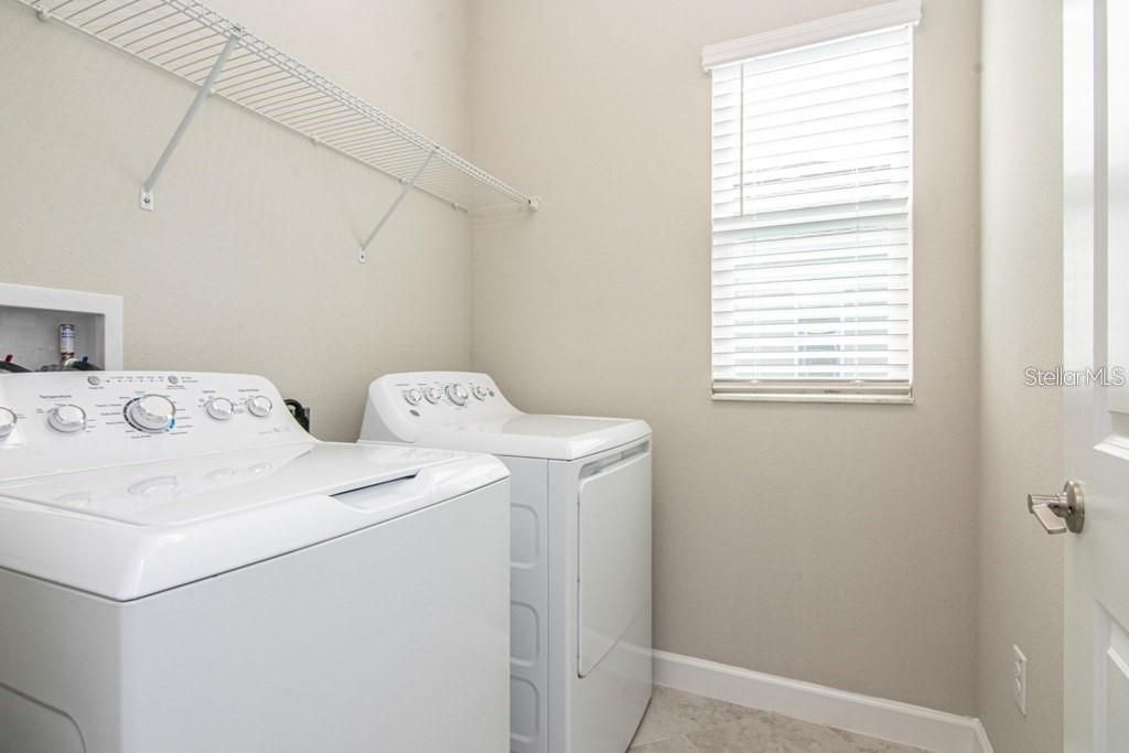 For Rent: $2,500 (3 beds, 2 baths, 1872 Square Feet)