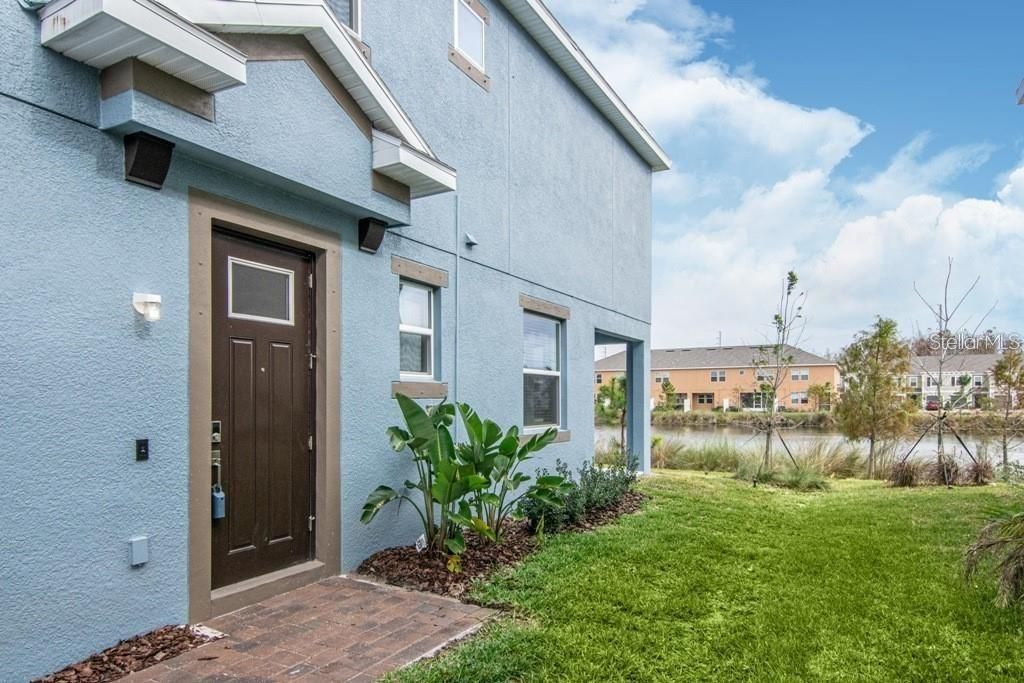 For Rent: $2,500 (3 beds, 2 baths, 1872 Square Feet)