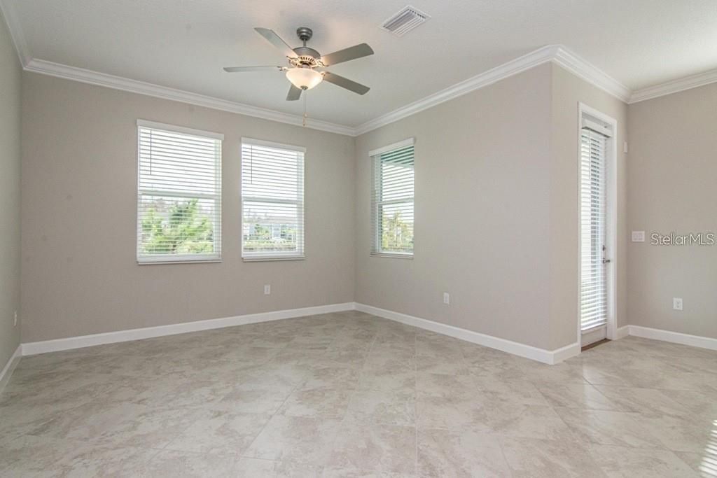 For Rent: $2,500 (3 beds, 2 baths, 1872 Square Feet)