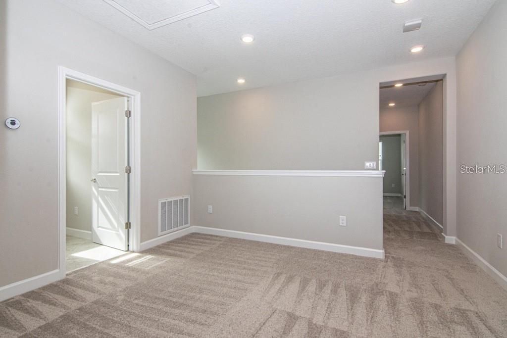 For Rent: $2,500 (3 beds, 2 baths, 1872 Square Feet)