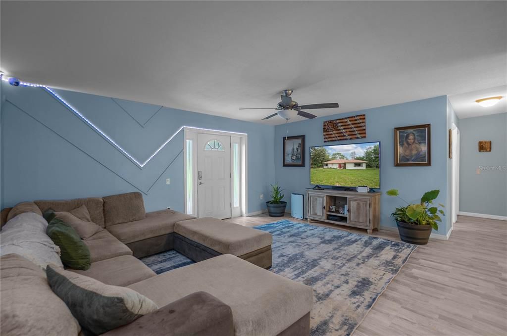For Sale: $269,900 (3 beds, 2 baths, 1740 Square Feet)