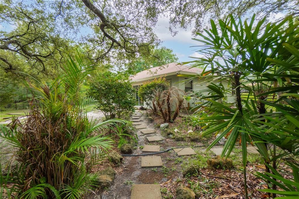 For Sale: $269,900 (3 beds, 2 baths, 1740 Square Feet)