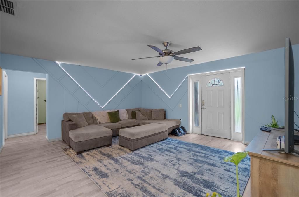 For Sale: $269,900 (3 beds, 2 baths, 1740 Square Feet)