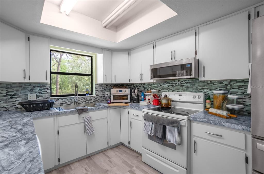 For Sale: $269,900 (3 beds, 2 baths, 1740 Square Feet)