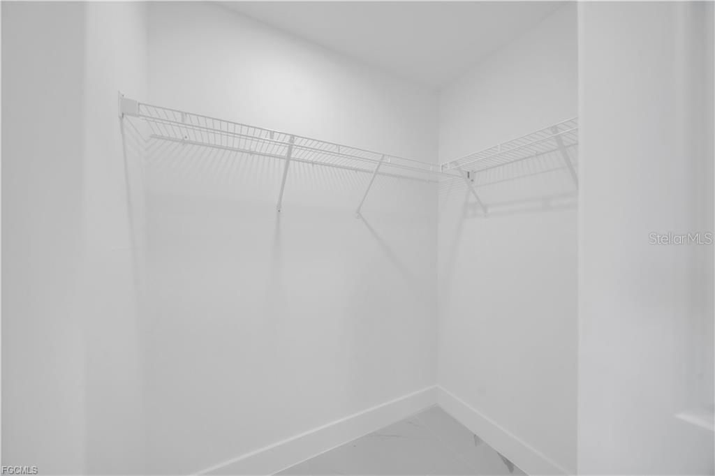 For Sale: $315,000 (3 beds, 2 baths, 1390 Square Feet)
