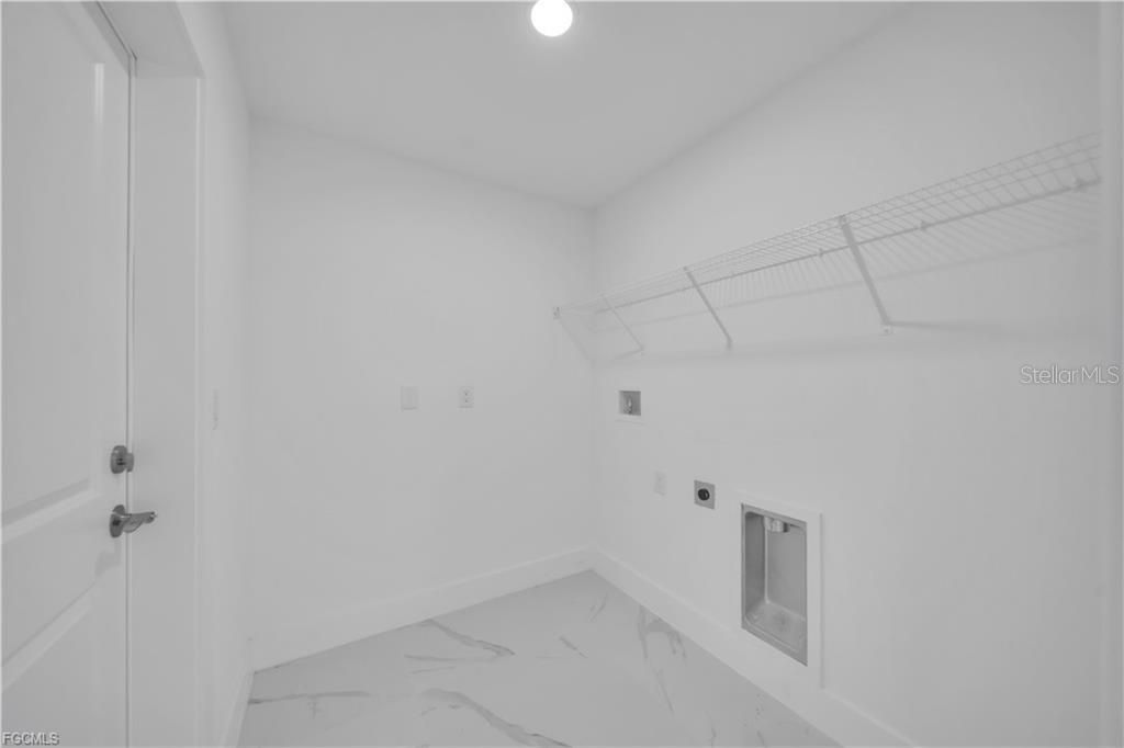For Sale: $315,000 (3 beds, 2 baths, 1390 Square Feet)