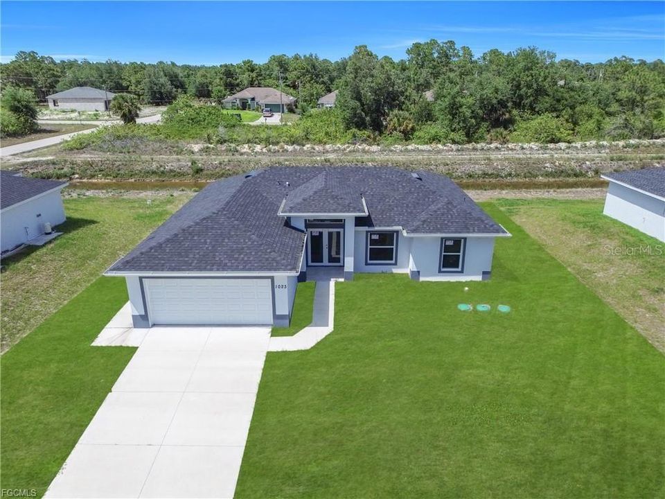 For Sale: $315,000 (3 beds, 2 baths, 1390 Square Feet)