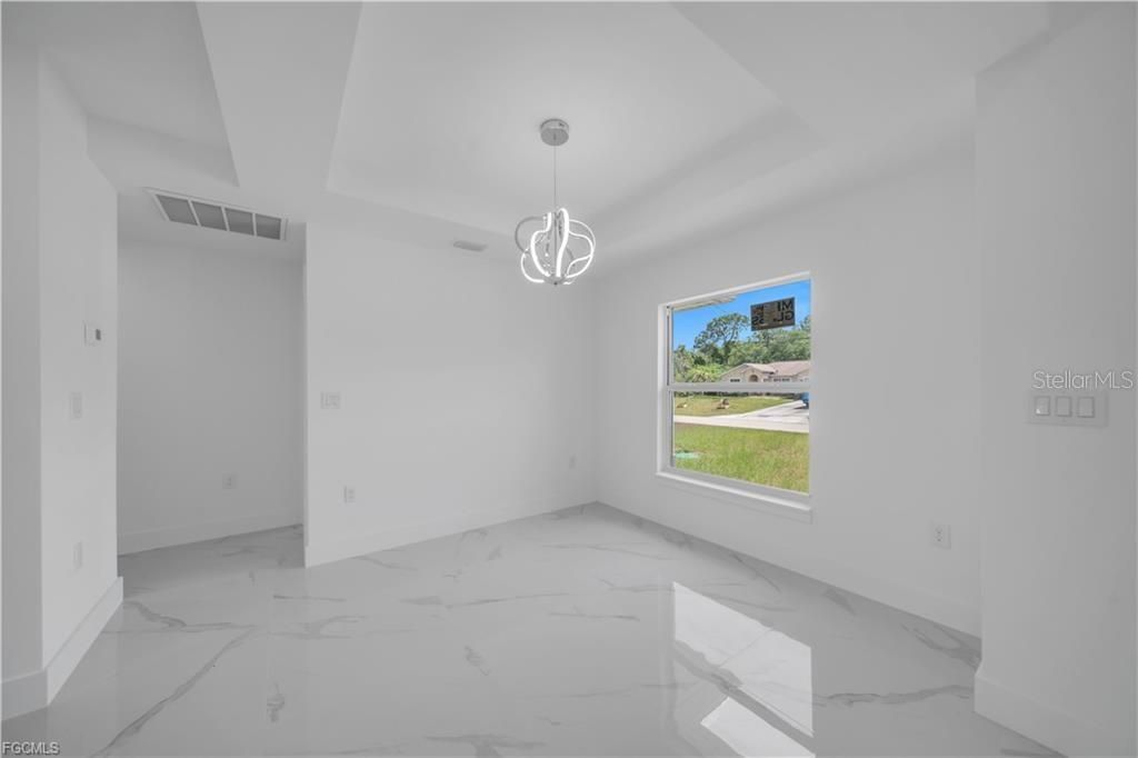 For Sale: $315,000 (3 beds, 2 baths, 1390 Square Feet)