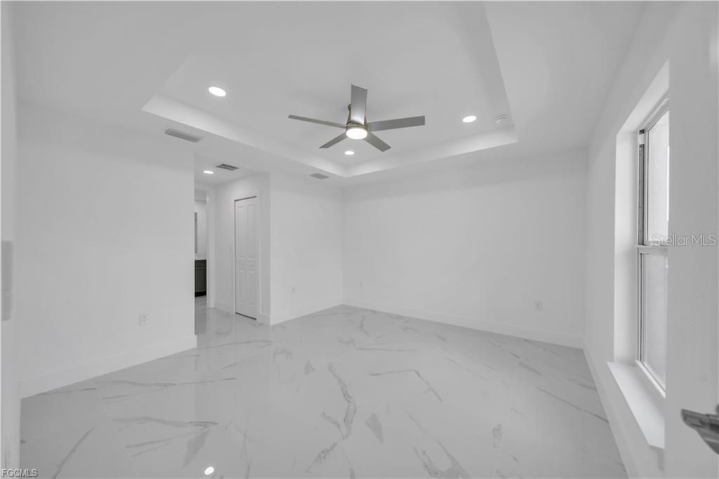 For Sale: $315,000 (3 beds, 2 baths, 1390 Square Feet)