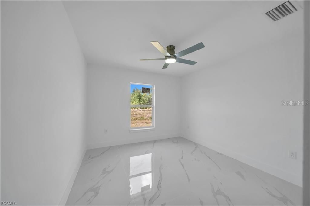 For Sale: $315,000 (3 beds, 2 baths, 1390 Square Feet)