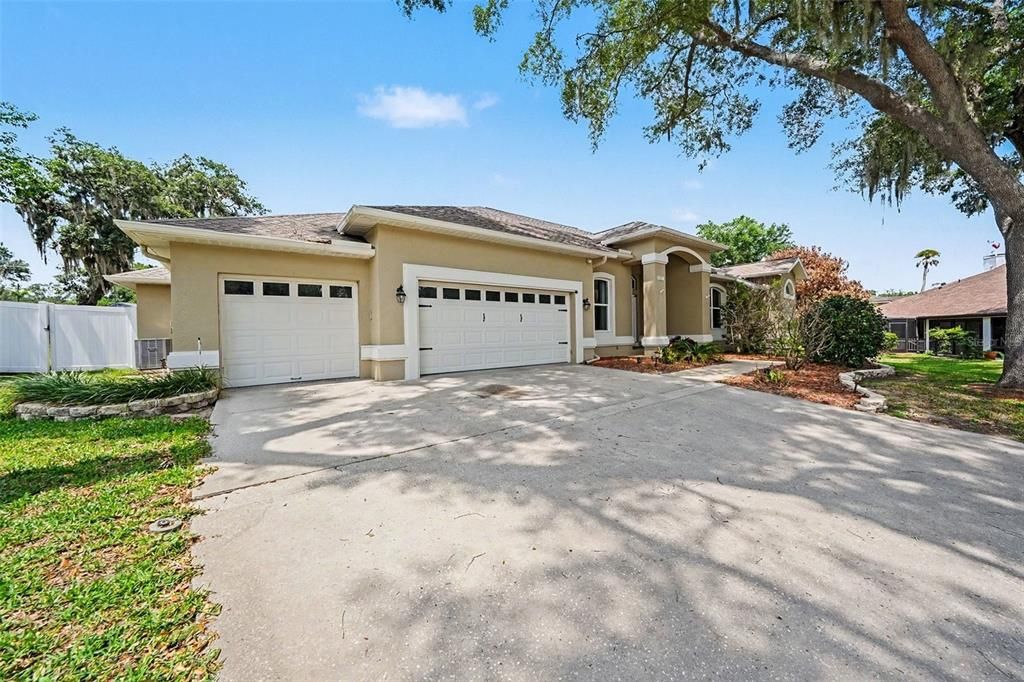For Sale: $630,000 (4 beds, 3 baths, 2731 Square Feet)