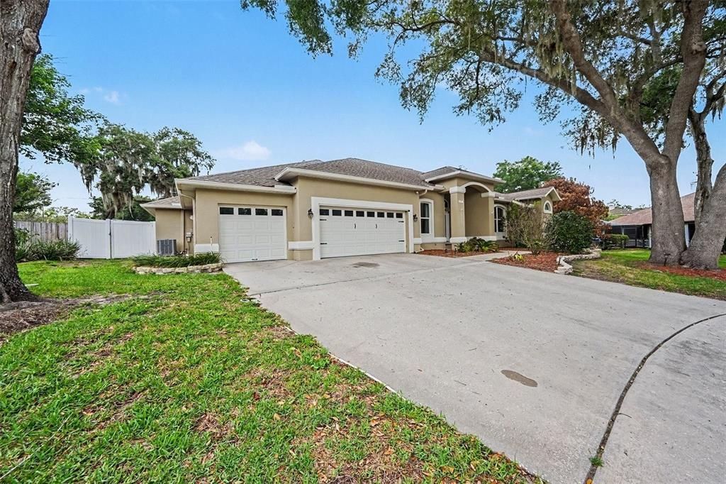 For Sale: $630,000 (4 beds, 3 baths, 2731 Square Feet)