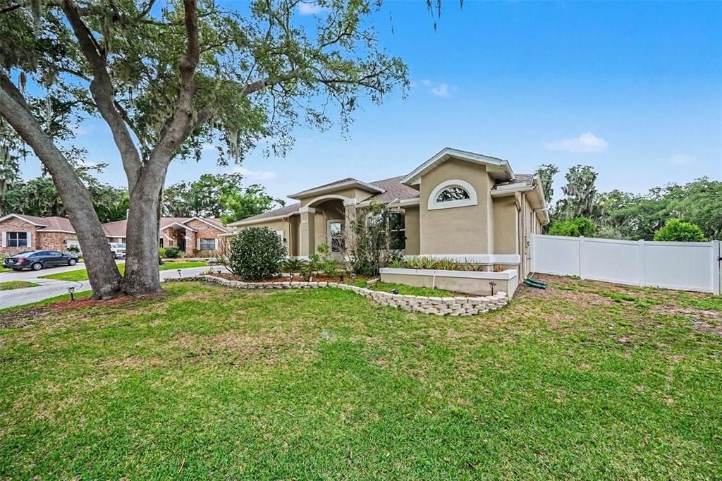 For Sale: $630,000 (4 beds, 3 baths, 2731 Square Feet)