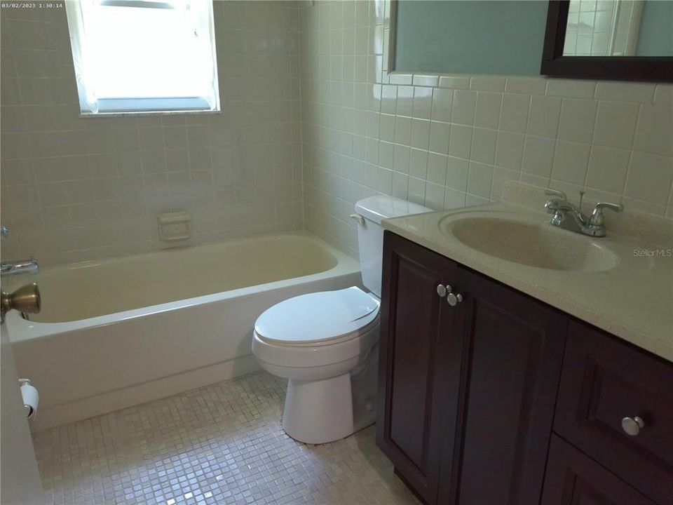 For Sale: $154,900 (2 beds, 2 baths, 1024 Square Feet)