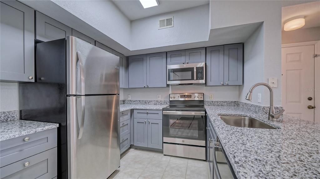 For Rent: $1,495 (1 beds, 1 baths, 661 Square Feet)