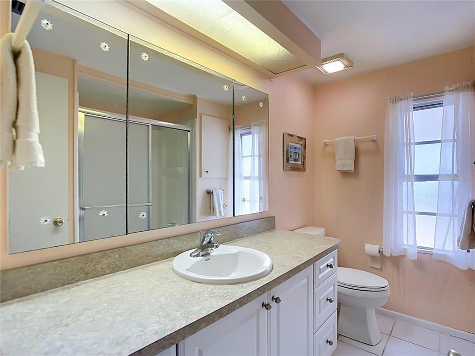 For Sale: $140,000 (2 beds, 2 baths, 1254 Square Feet)