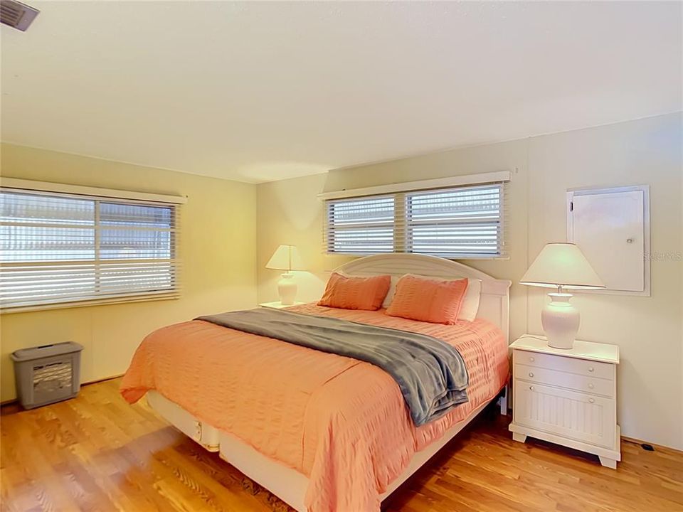 For Sale: $140,000 (2 beds, 2 baths, 1254 Square Feet)