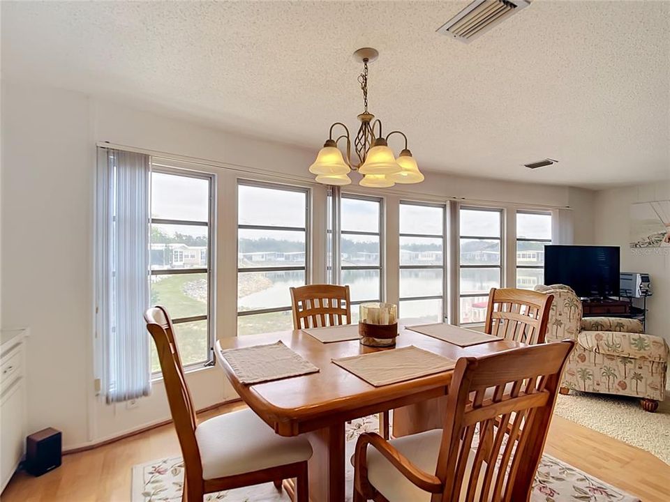For Sale: $140,000 (2 beds, 2 baths, 1254 Square Feet)