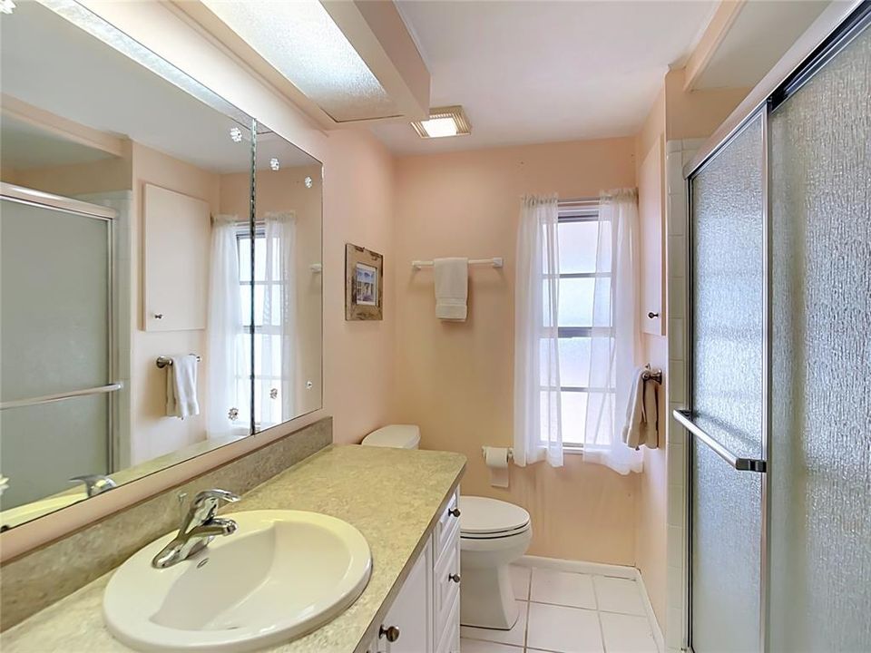For Sale: $140,000 (2 beds, 2 baths, 1254 Square Feet)