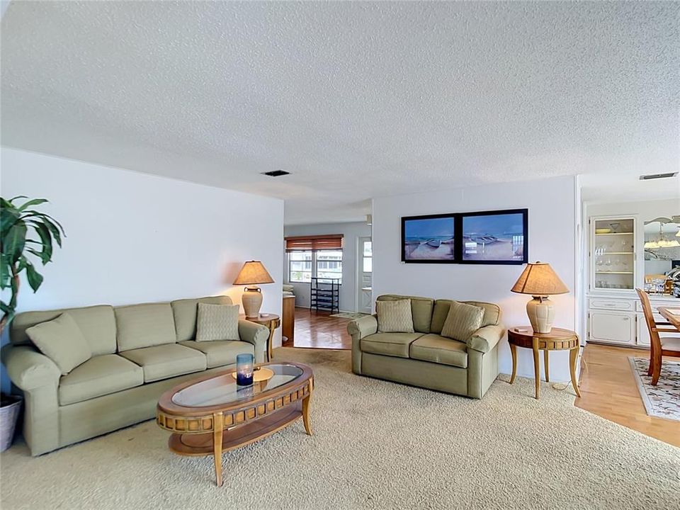 For Sale: $140,000 (2 beds, 2 baths, 1254 Square Feet)