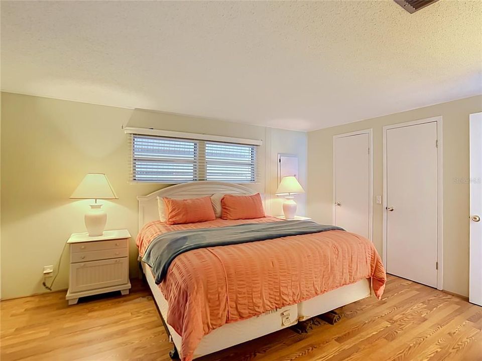 For Sale: $140,000 (2 beds, 2 baths, 1254 Square Feet)