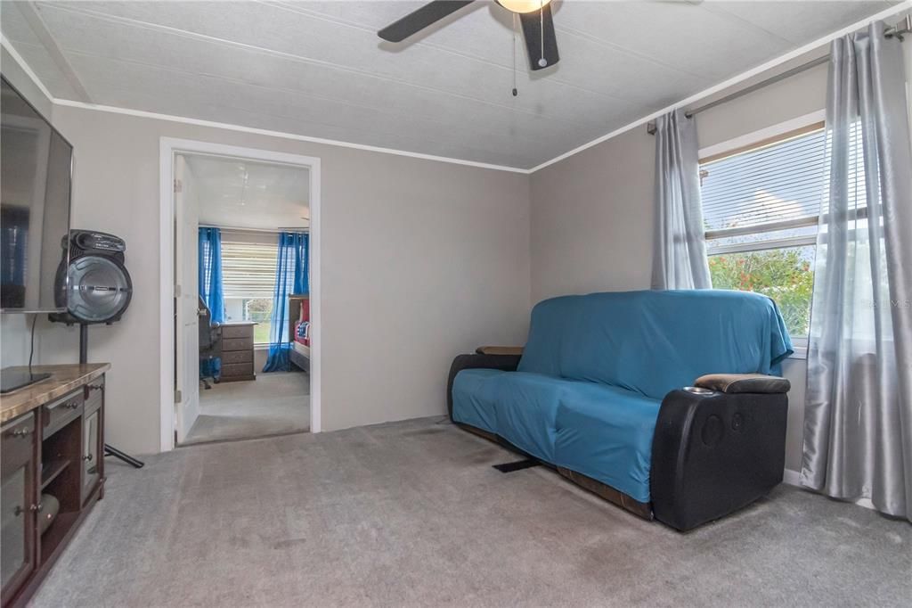 На продажу: $139,900 (2 спален, 1 ванн, 864 Квадратных фут)
