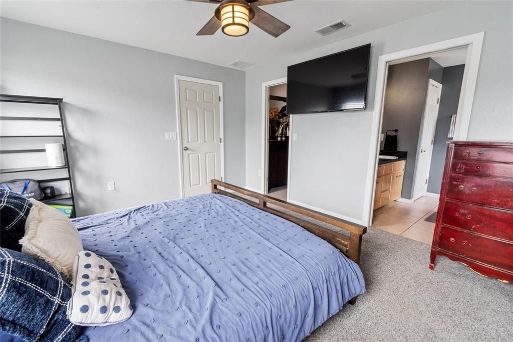 For Sale: $313,000 (3 beds, 2 baths, 1459 Square Feet)